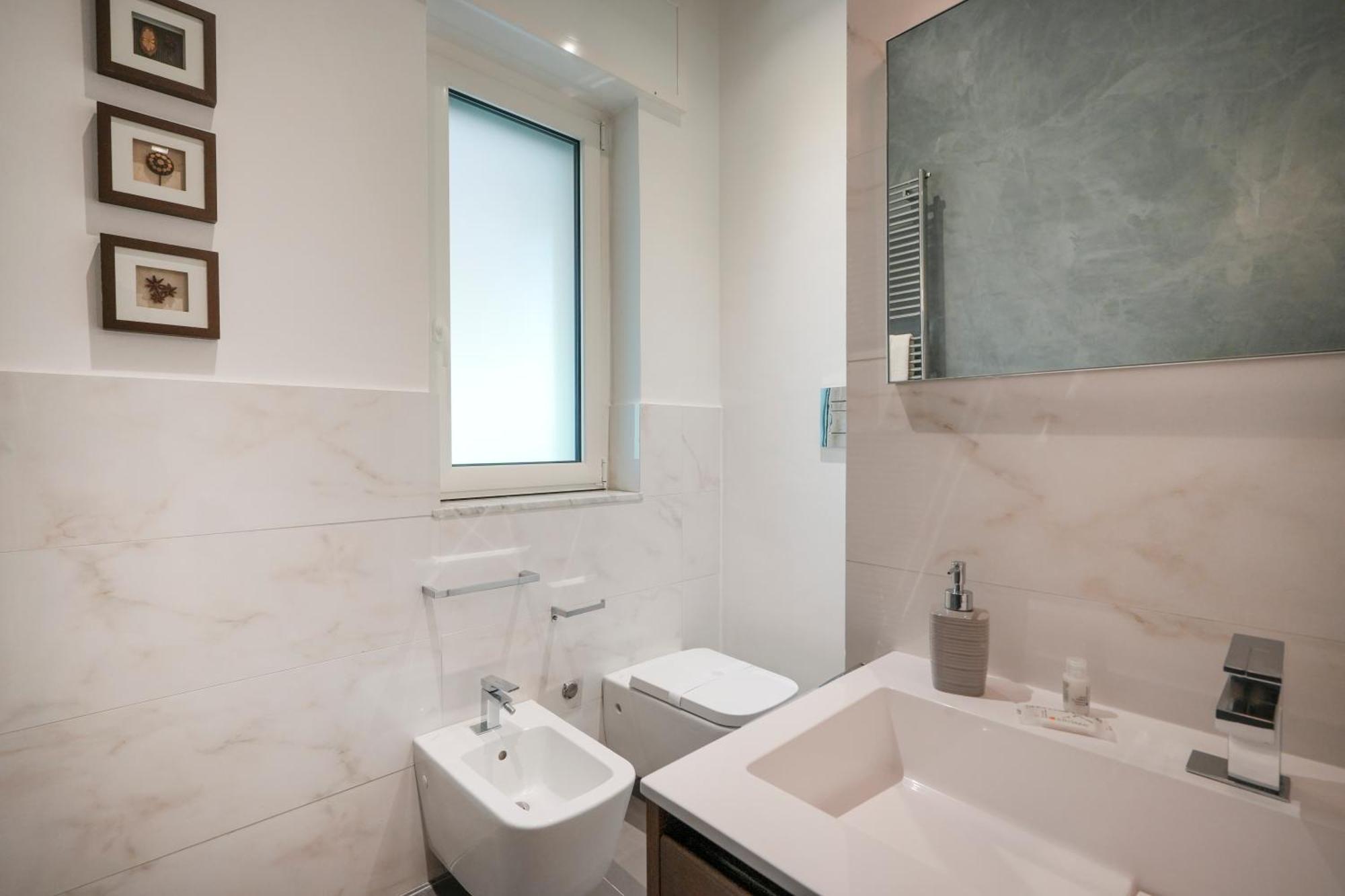 Gli Aquiloni Apartment - Steps From The Station Bari Exteriér fotografie